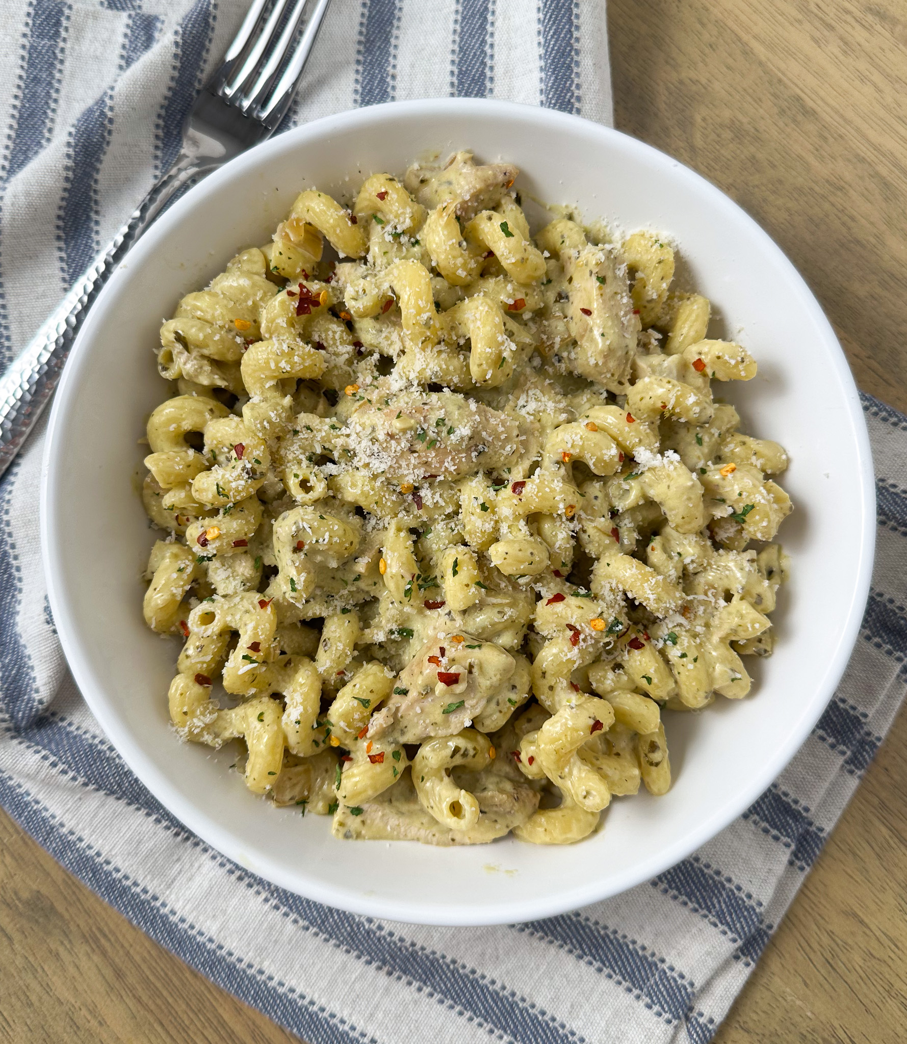 creamy pesto chicken cavatappi
