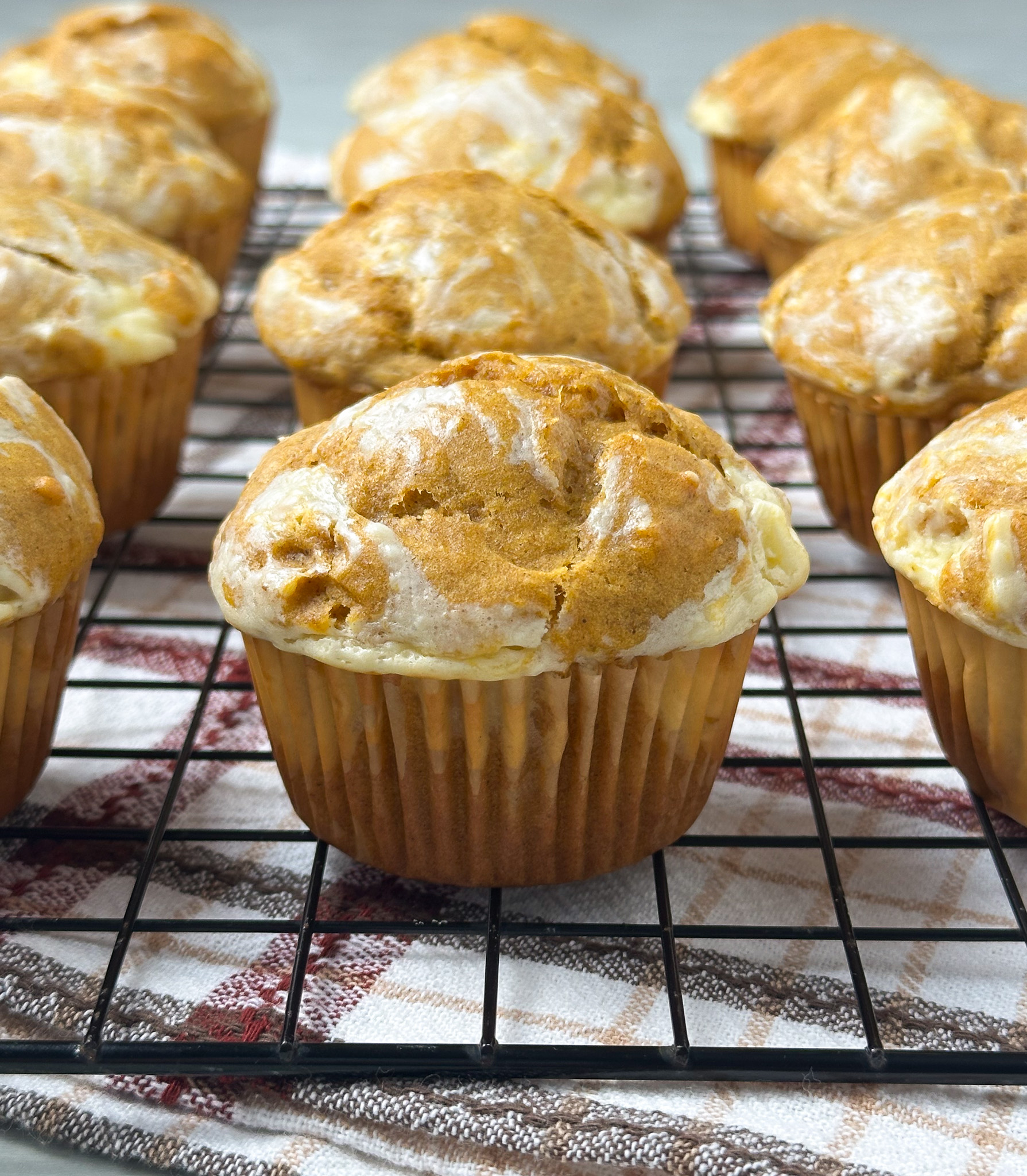 pumpkin cream cheese swirl muffins
