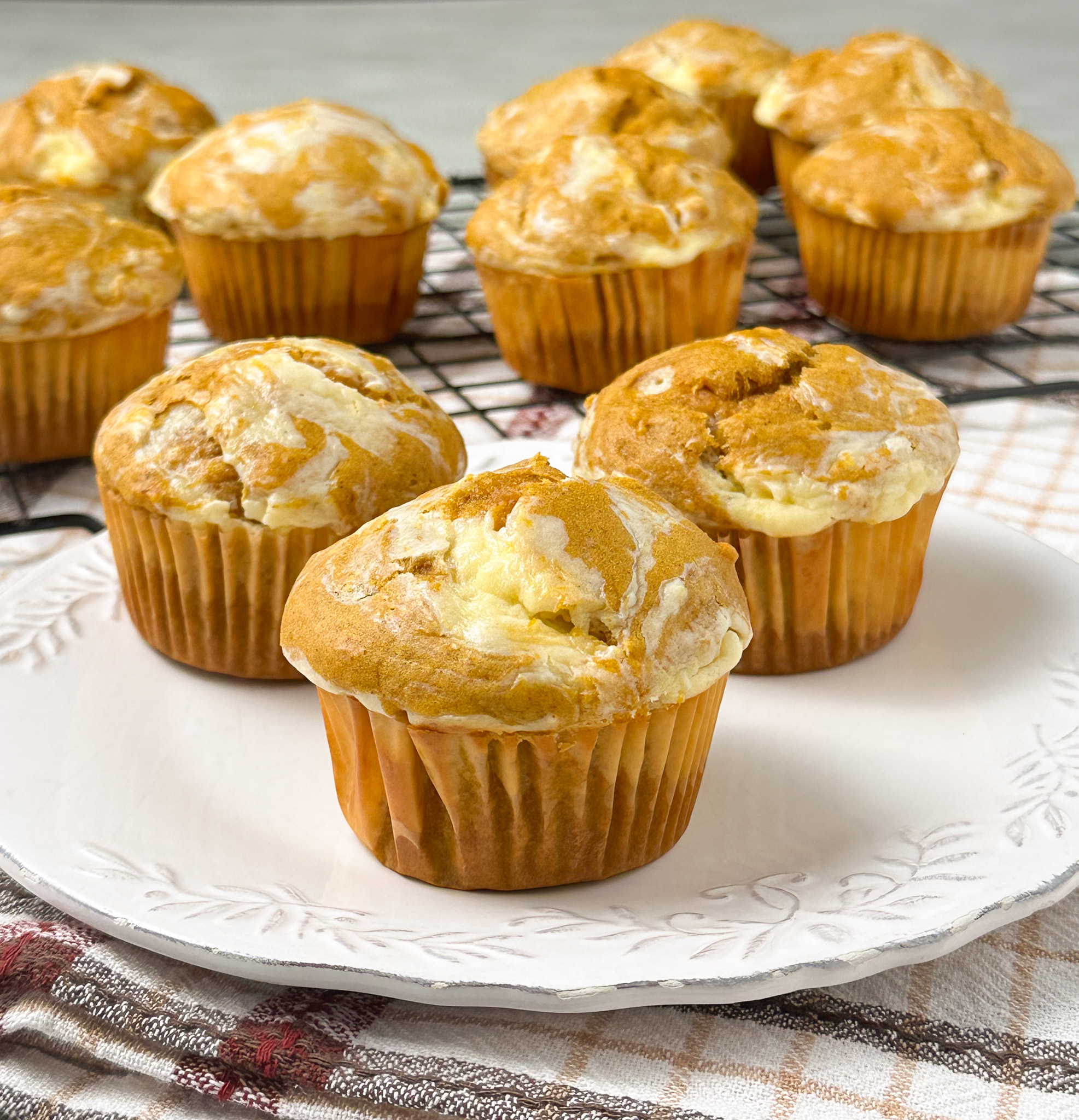 pumpkin cream cheese muffins 