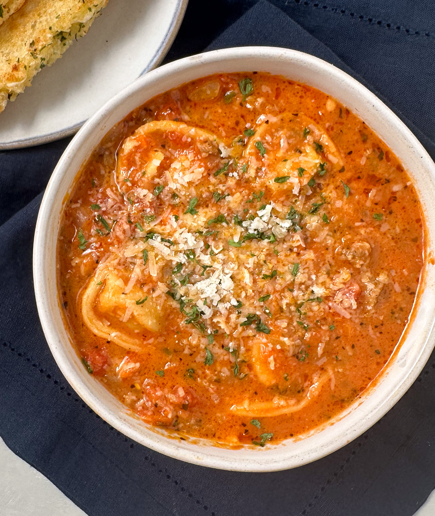 creamy tomato tortellini soup